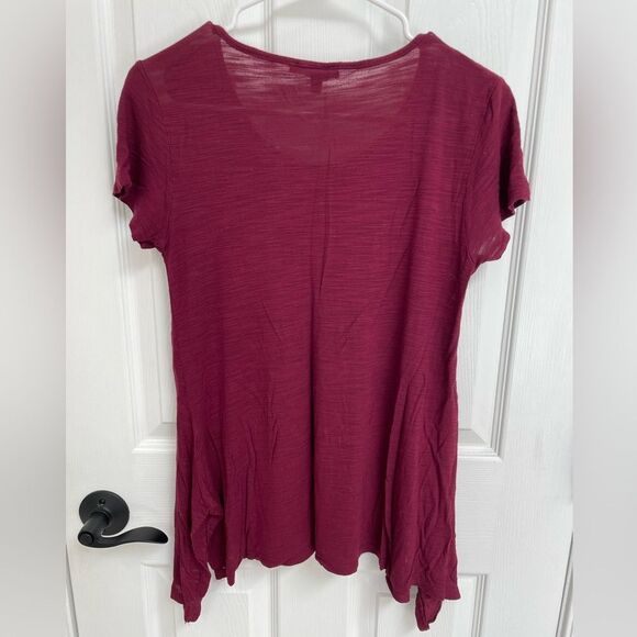 Cable & Gauge Red Scoop Neck Split Hem Tshirt Women’s Size M - Picture 2 of 6